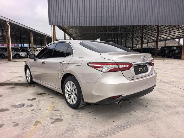 Toyota Camry 2023 thumb 2