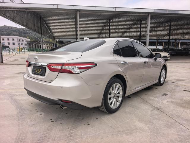 Toyota Camry 2023 thumb 3