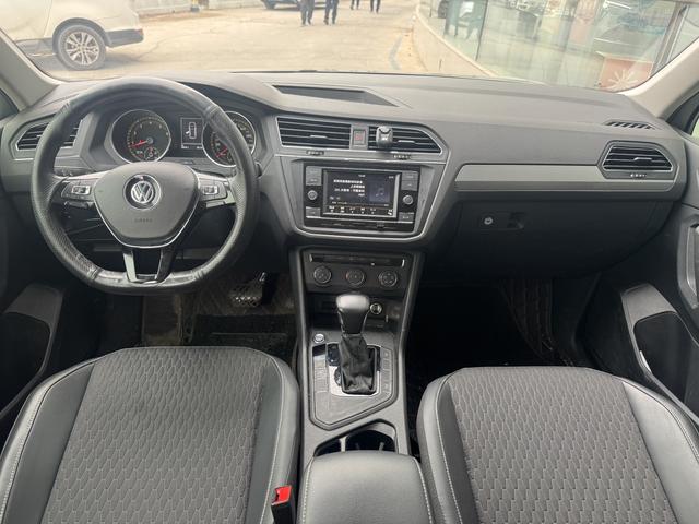 Volkswagen Tiguan 2019 thumb 3
