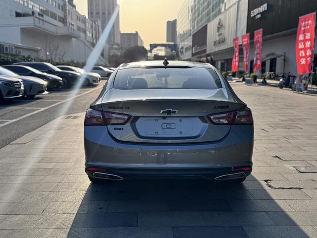 Chevrolet Malibu 2022 thumb 2