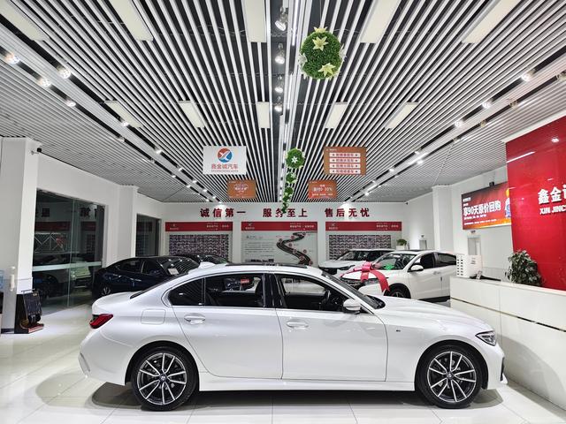 BMW 3 серии 2022 thumb 2