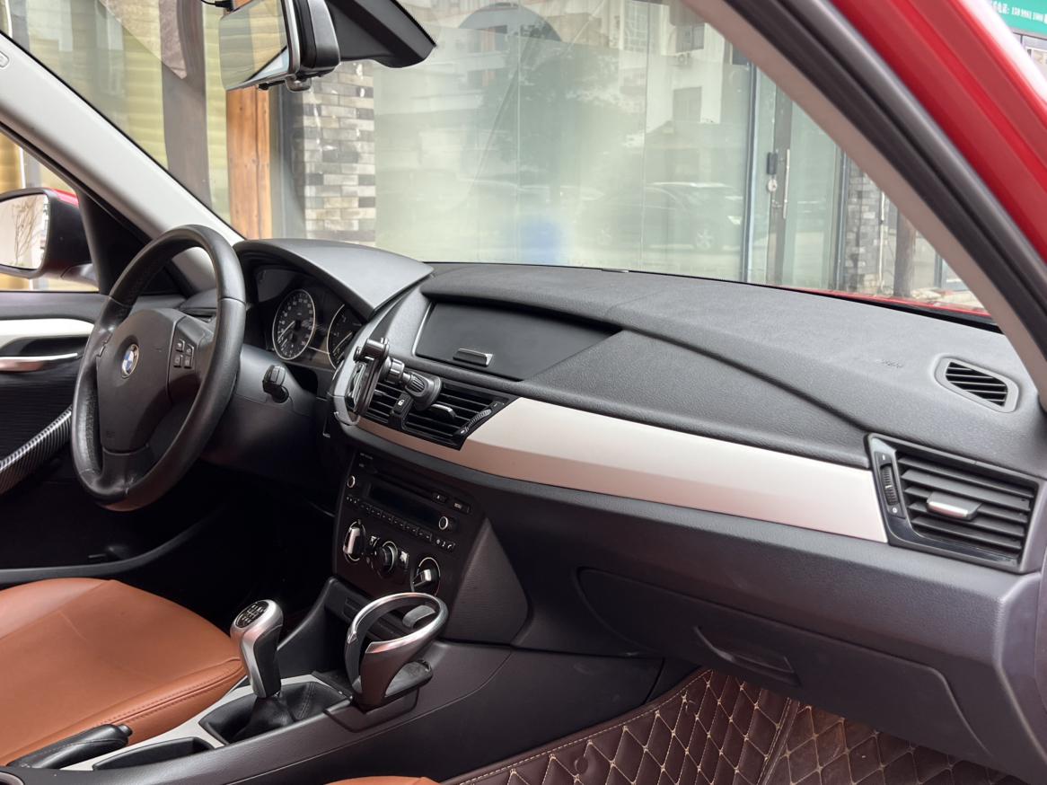 BMW X1 2013 thumb 10