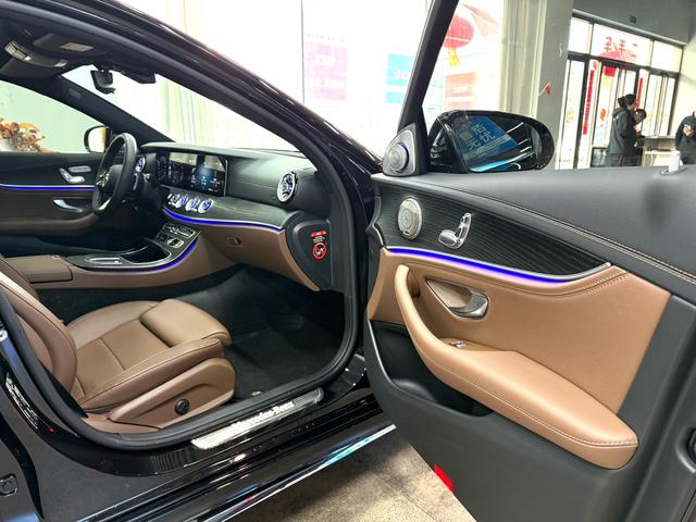 Mercedes-Benz E-Class 2023 thumb 4