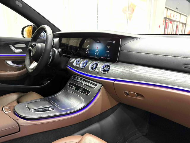 Mercedes-Benz E-Class 2023 thumb 5