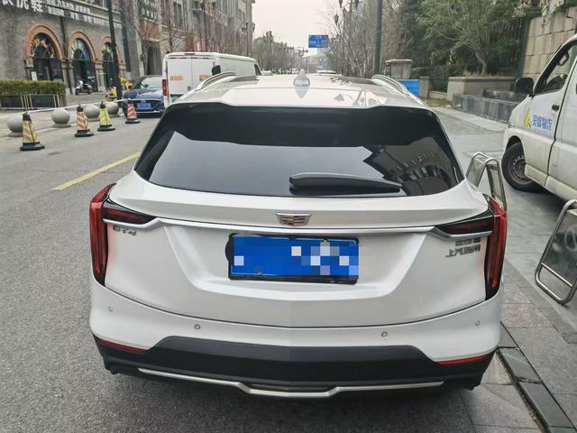 Cadillac GT4 2023 thumb 2