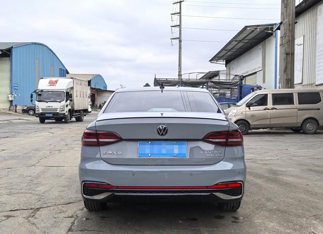 Volkswagen Lavida XR 2023 thumb 2