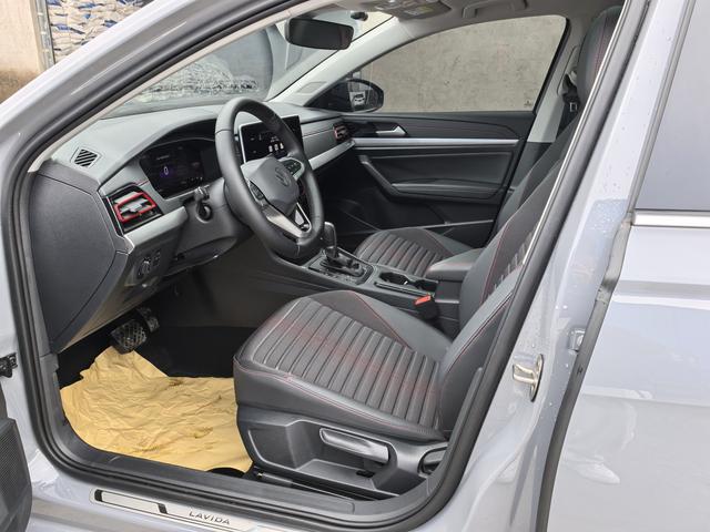 Volkswagen Lavida XR 2023 thumb 5