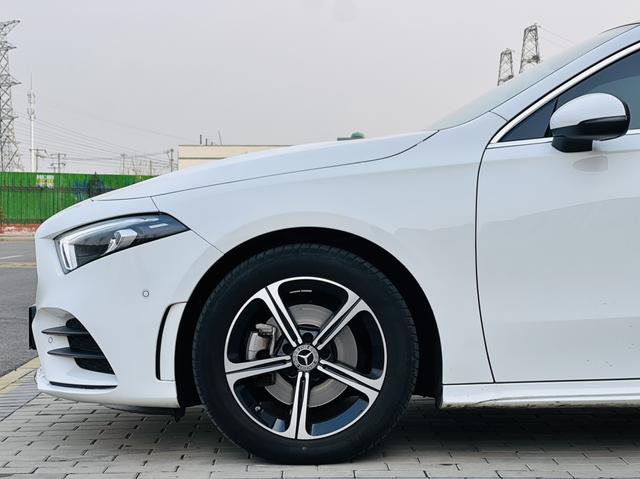 Mercedes-Benz A-Class 2023 thumb 2