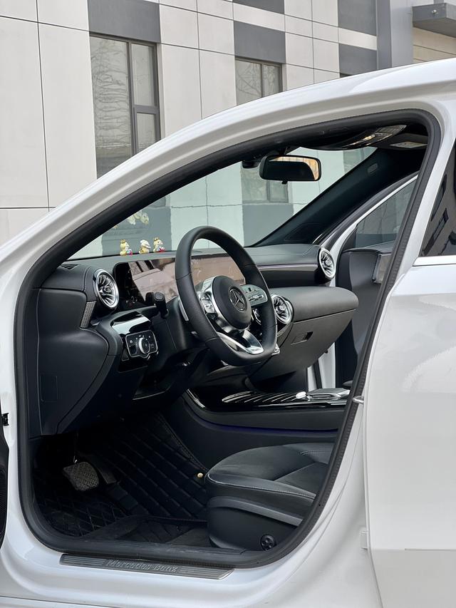 Mercedes-Benz A-Class 2023 thumb 6