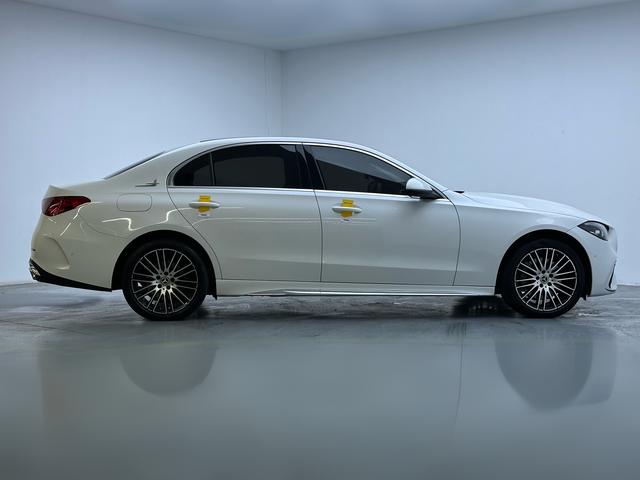 Mercedes-Benz C-Class 2023 thumb 5