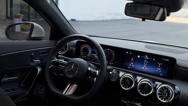 Mercedes-Benz A-Class 2024 thumb 3