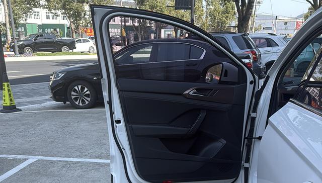 Volkswagen Tharu 2019 thumb 4