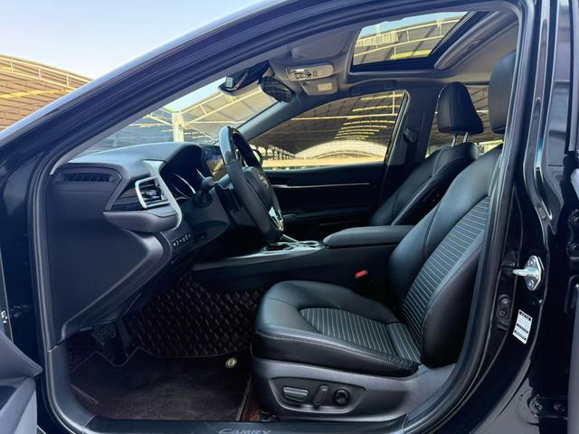 Toyota Camry 2023 thumb 4