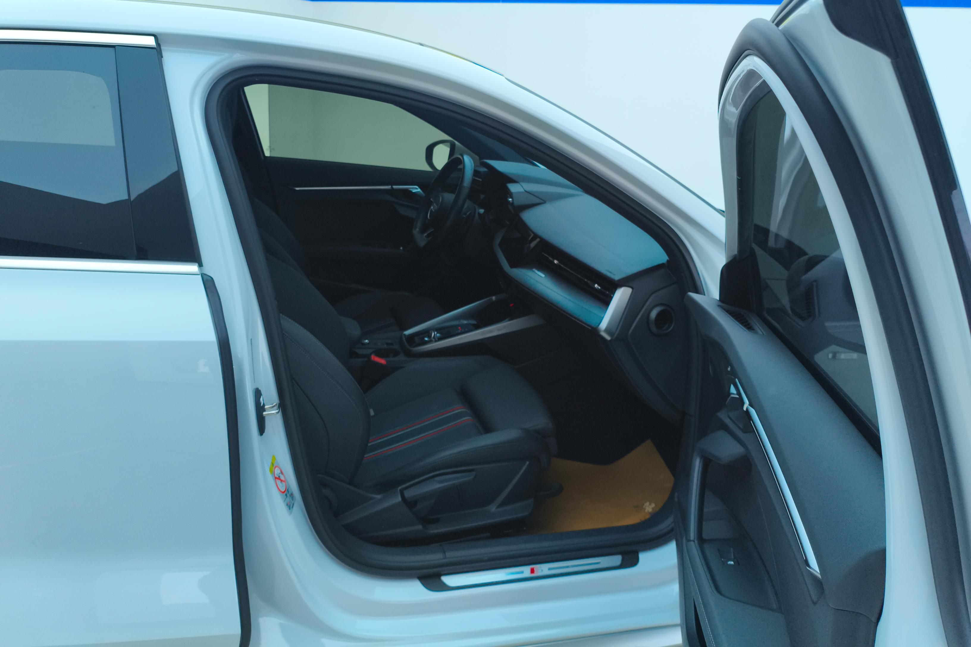 Audi A3 2024 thumb 4