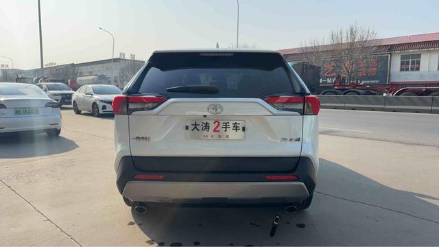 Toyota RAV4 2023 thumb 2