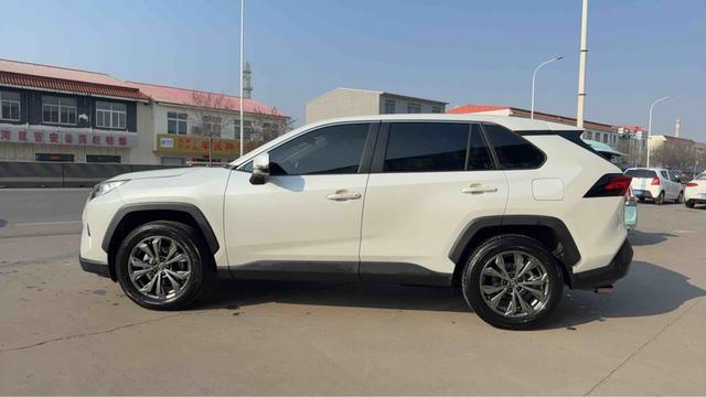 Toyota RAV4 2023 thumb 4