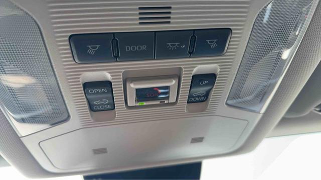 Toyota RAV4 2023 thumb 12