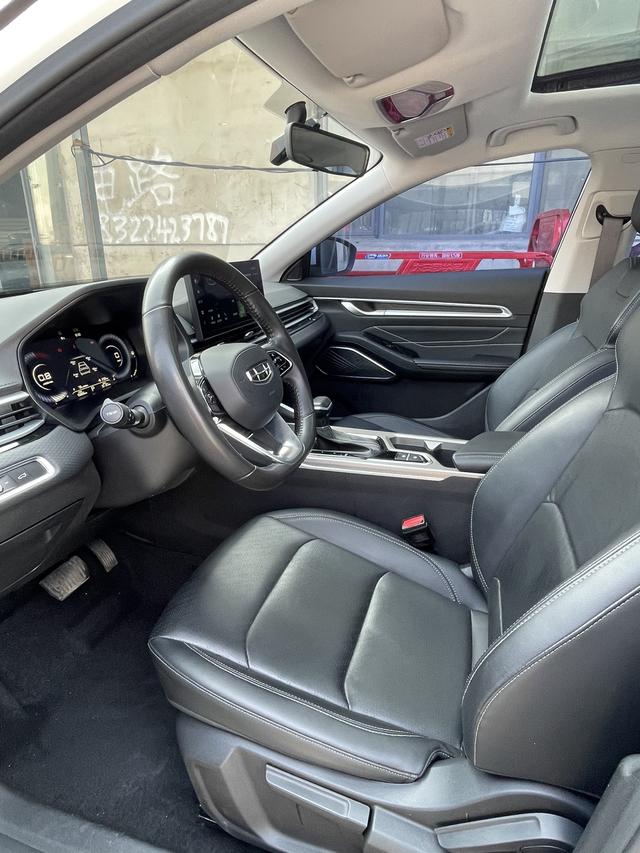 Geely Emgrand 2023 thumb 4