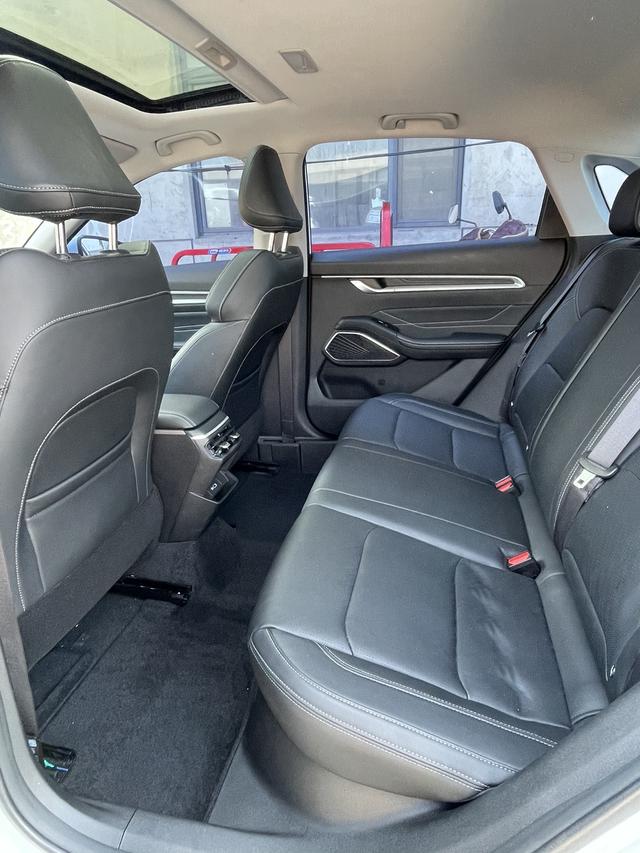 Geely Emgrand 2023 thumb 5