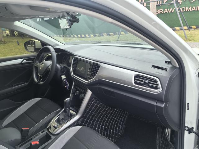Volkswagen T-Roc 2020 thumb 12