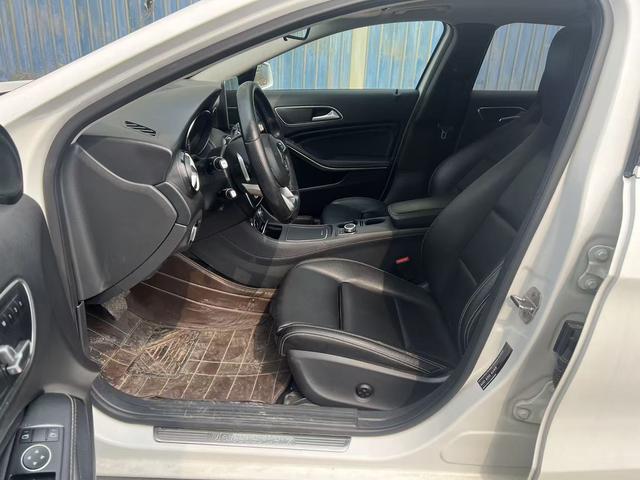Mercedes-Benz GLA 2019 thumb 2