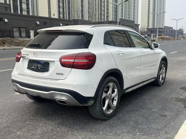 Mercedes-Benz GLA 2019 thumb 9