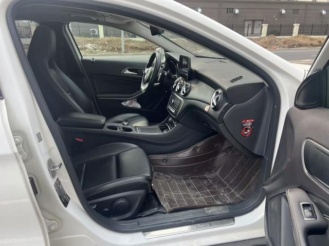 Mercedes-Benz GLA 2019 thumb 10