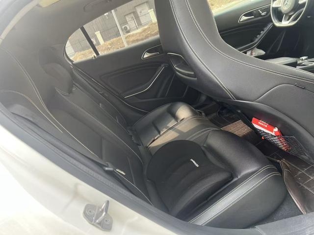 Mercedes-Benz GLA 2019 thumb 11