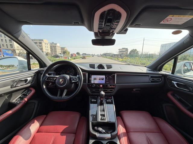 Porsche Macan 2023 thumb 9