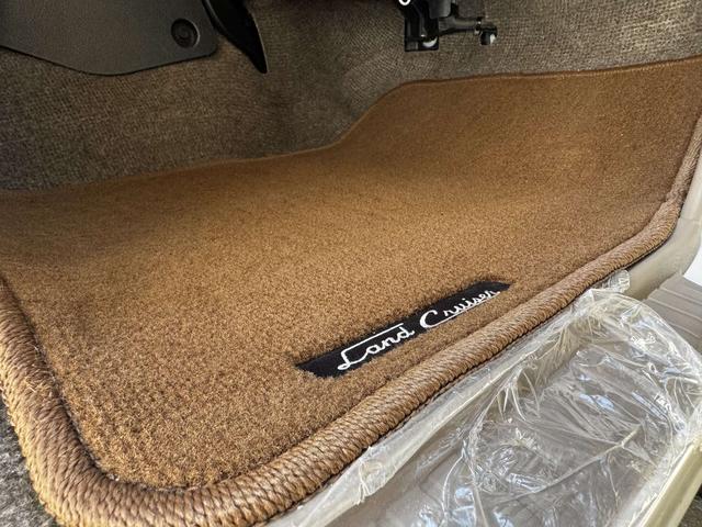 Toyota Land Cruiser 2022 thumb 3