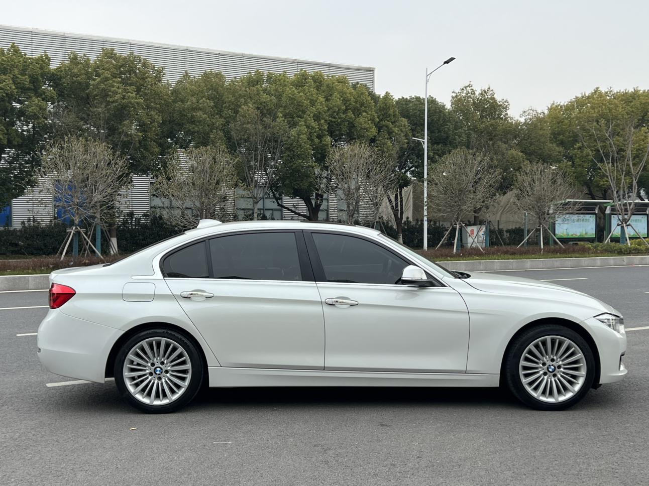 BMW 3 серии 2018 thumb 5