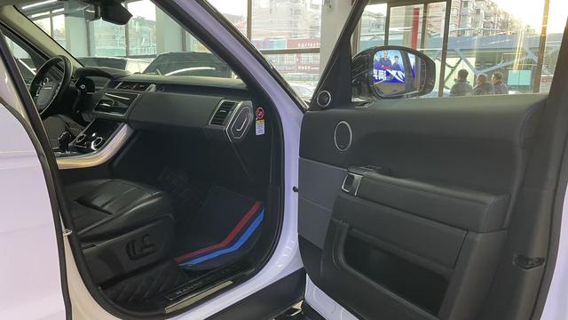Land Rover Range Rover Sport 2019 thumb 11