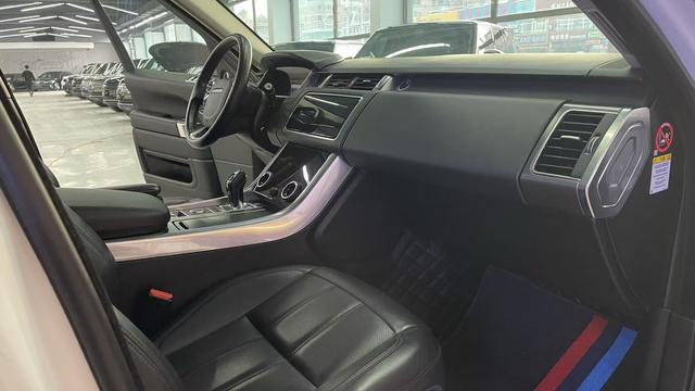 Land Rover Range Rover Sport 2019 thumb 12