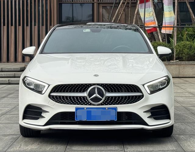 Mercedes-Benz A-Class 2020 thumb 2