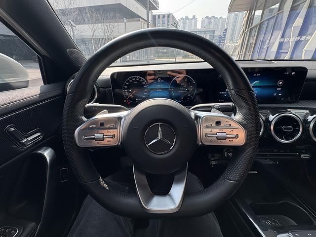 Mercedes-Benz A-Class 2019 thumb 9