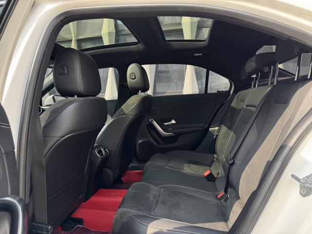Mercedes-Benz A-Class 2019 thumb 10