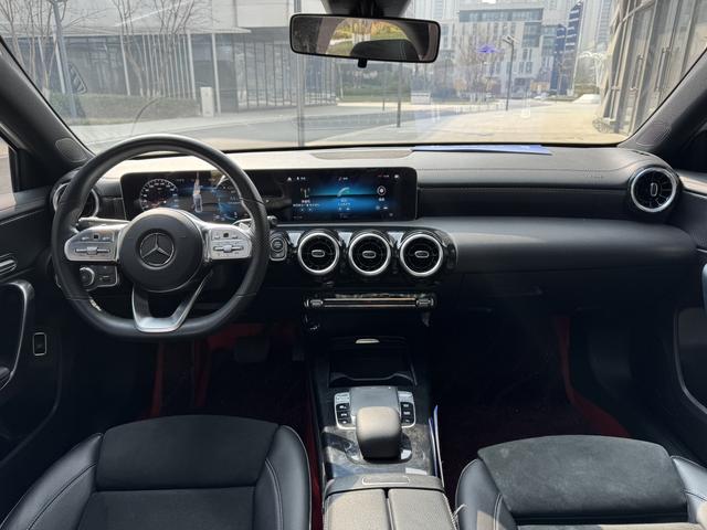 Mercedes-Benz A-Class 2019 thumb 11