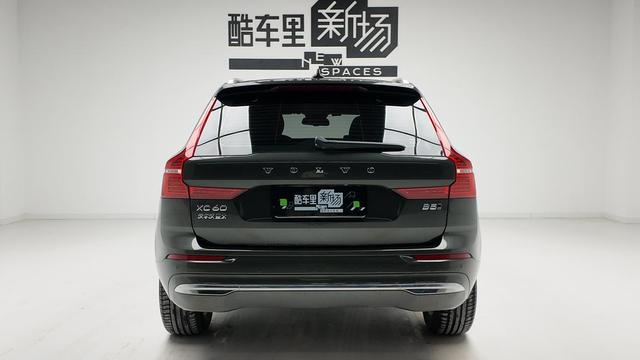 Volvo XC60 2022 thumb 2