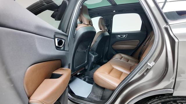 Volvo XC60 2022 thumb 9