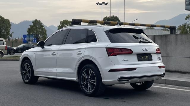 Audi Q5 2020 thumb 2