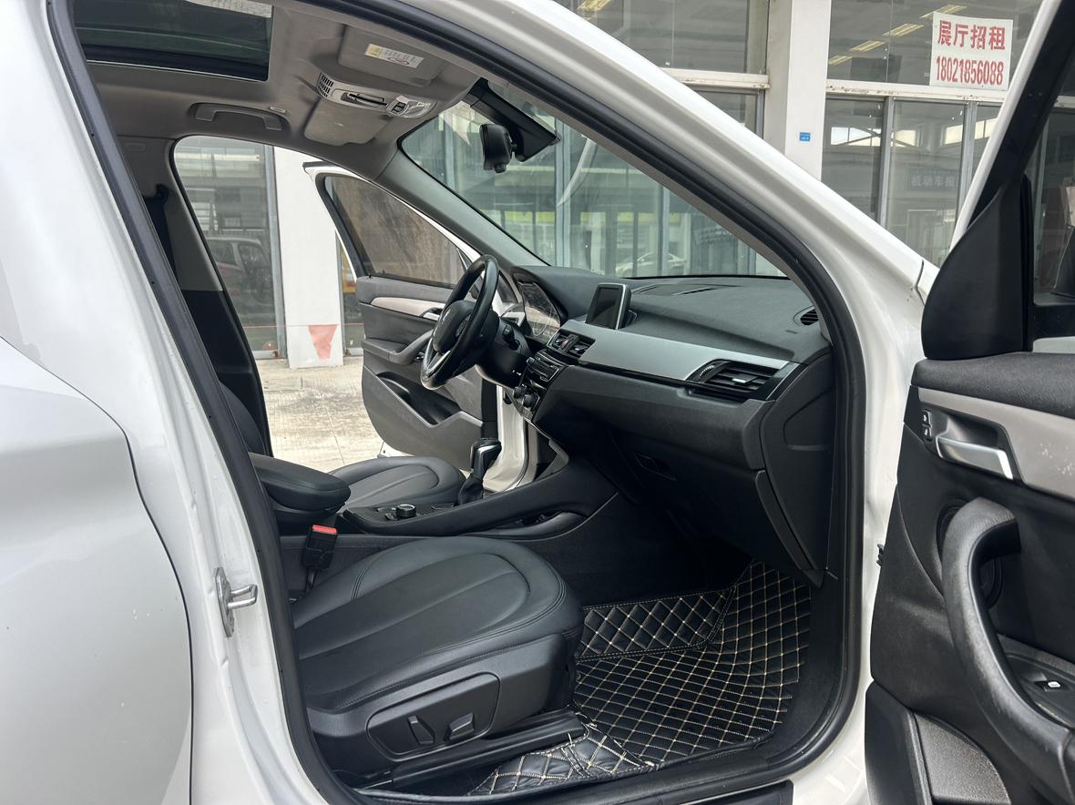 BMW X1 2016 thumb 4