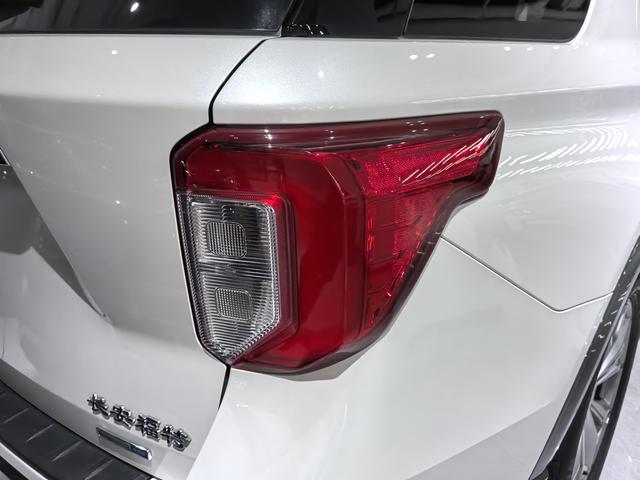 Ford Explorer 2020 thumb 4