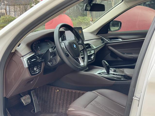 BMW 5 серии 2021 thumb 4