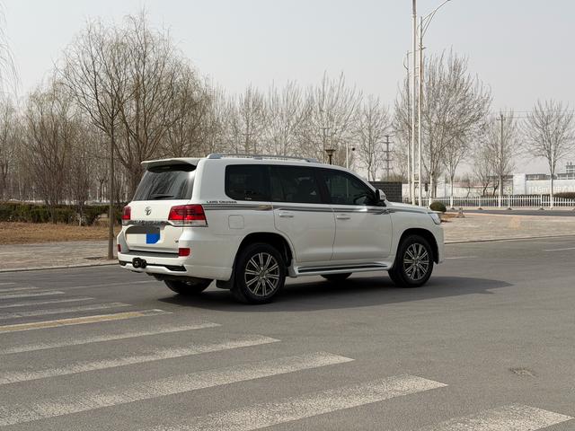 Toyota Land Cruiser 2019 thumb 3