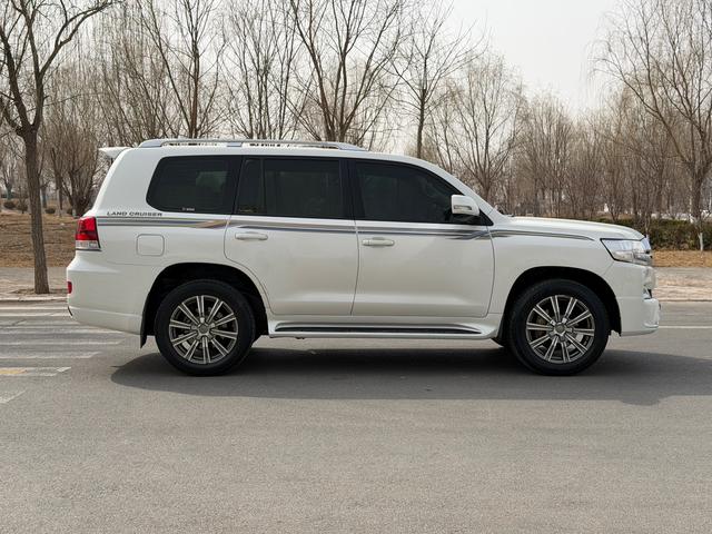 Toyota Land Cruiser 2019 thumb 4