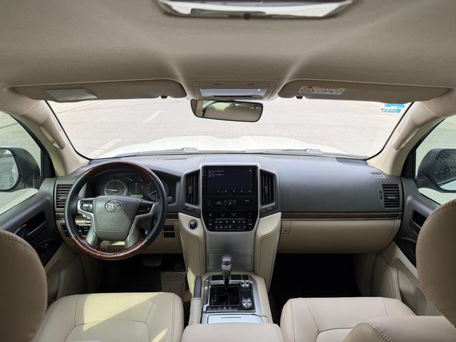 Toyota Land Cruiser 2019 thumb 8