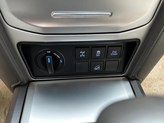 Toyota Land Cruiser Prado 2023 thumb 8