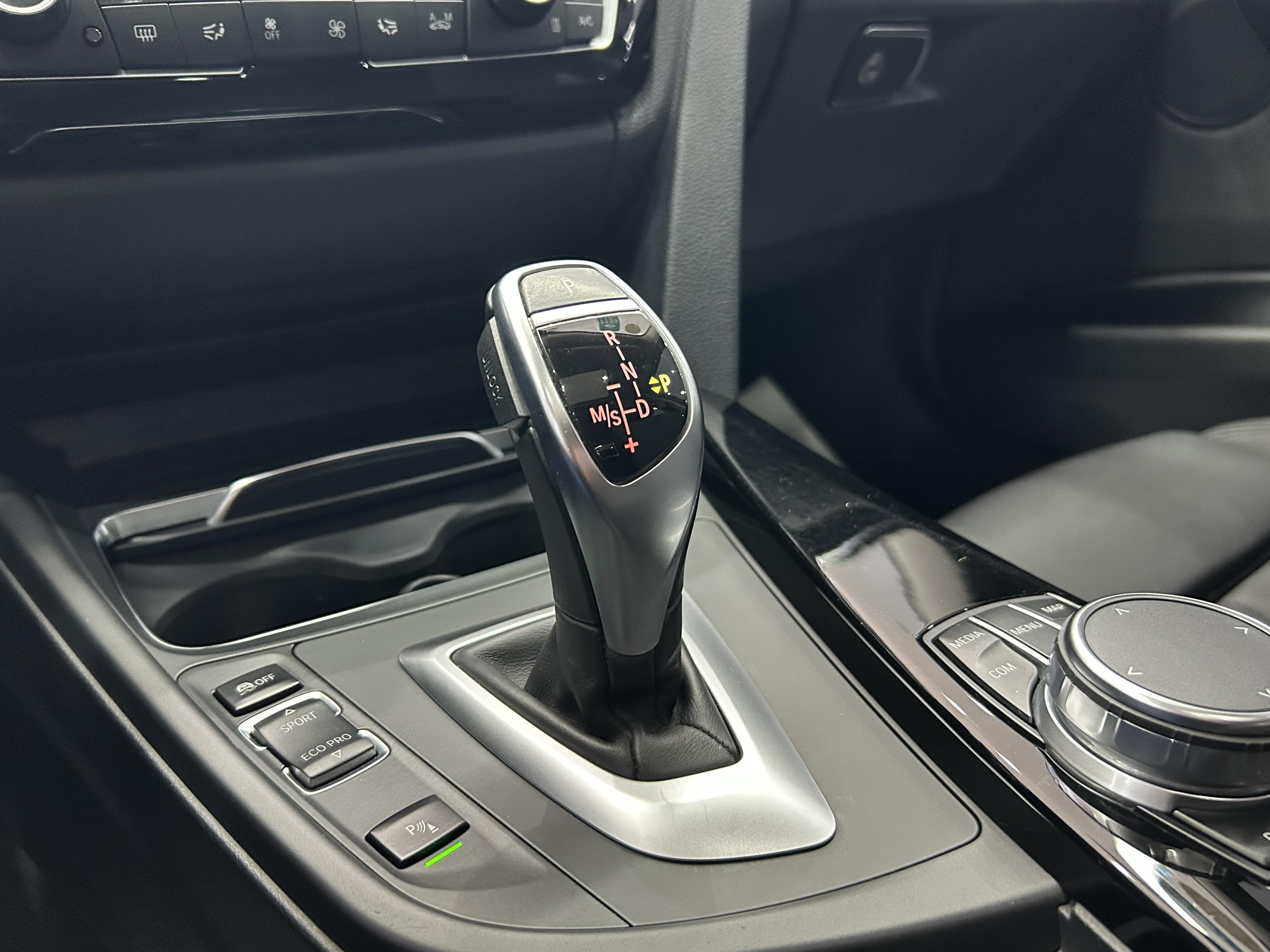 BMW 3 серии 2018 thumb 9