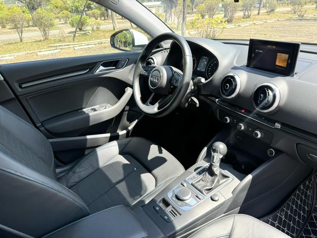 Audi A3 2019 thumb 4