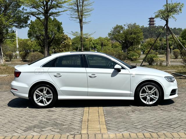 Audi A3 2019 thumb 9